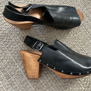 Elegant Black Leather Mules with Wooden Heel